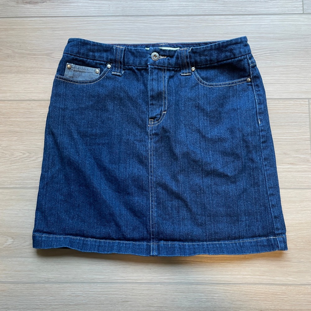 Tommy Hilfiger Womens Dark Wash Denim Mini Skirt Size 4 Embroidered Logo Pockets